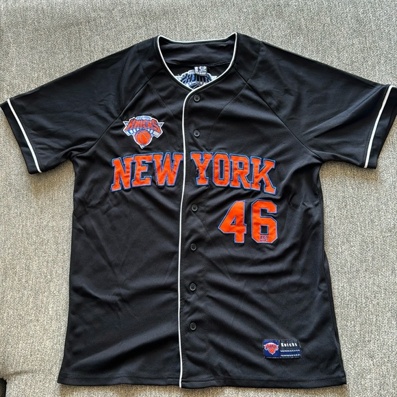 New York Knicks Jersey - Picture 1 of 3